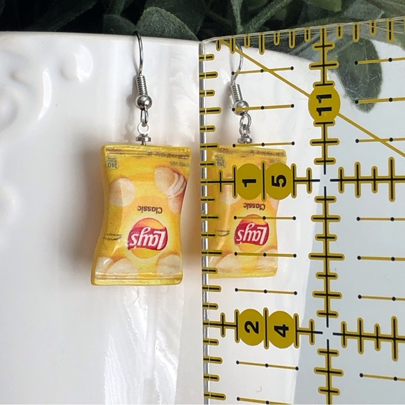 New Lays Potato Chip Dangling Drop Hand Crafted Earrings Fun Snack Food Party - Picture 3 of 3